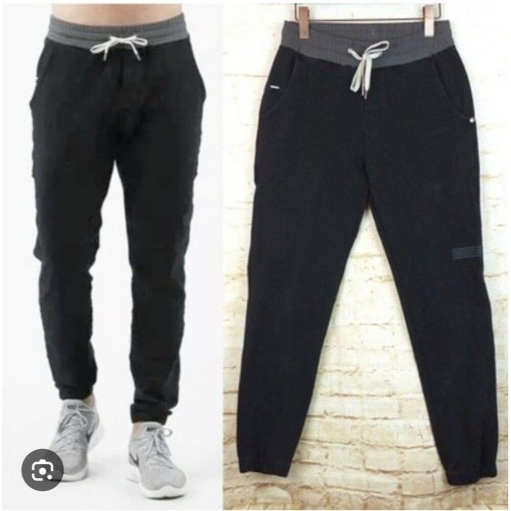 Vuori Balboa Jogger Pant Mens size L dark navy with black waistband  Sweatpant